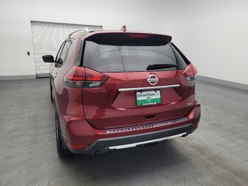 Used 2018 Nissan Rogue SV w/ Premium Package image 6