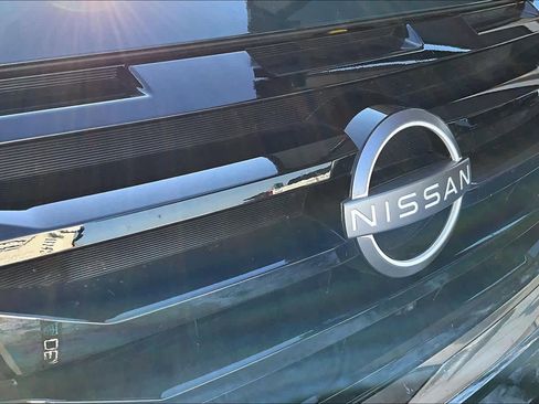 Used 2025 Nissan Pathfinder Platinum w/ Cargo Package image 28