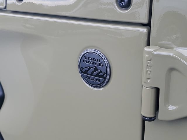 Used 2025 Jeep Wrangler Sport AWD/4WD image 10