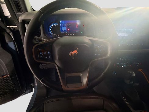 Used 2023 Ford Bronco Badlands AWD/4WD image 11