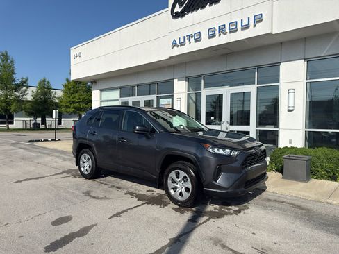 Used 2021 Toyota RAV4 LE AWD/4WD image 1