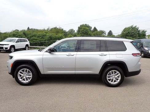 New 2025 Jeep Grand Cherokee L Laredo w/ Luxury Tech Group I image 2