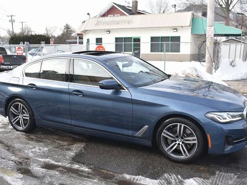 Used 2023 BMW 530i xDrive w/ Convenience Package image 5