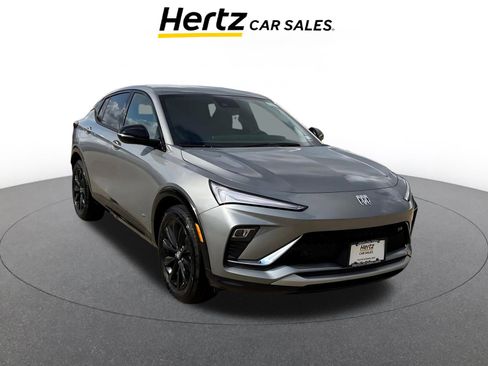 Used 2025 Buick Envista Sport Touring image 1