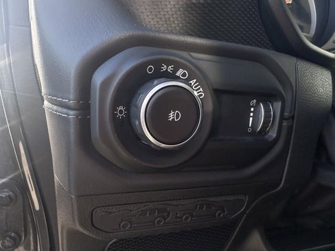 Used 2024 Jeep Wrangler Rubicon image 17