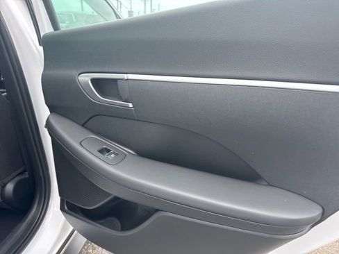 Used 2025 Hyundai Sonata SE image 14