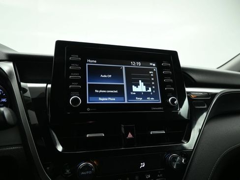 Used 2022 Toyota Camry SE image 14