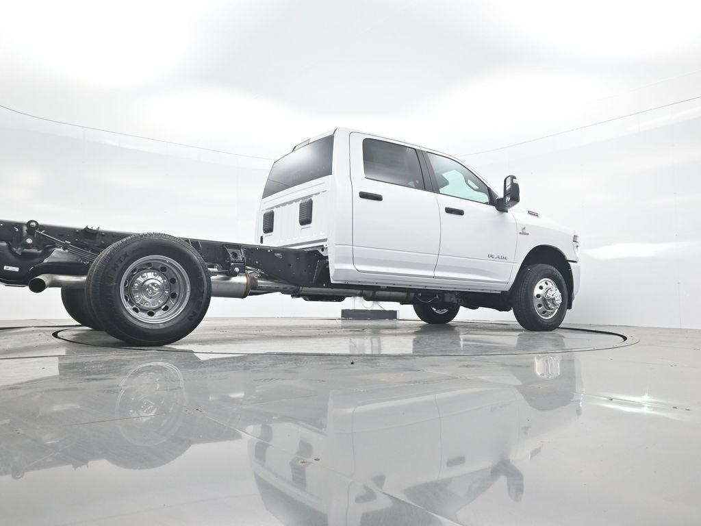 New 2026 RAM 3500 Big Horn AWD/4WD image 38