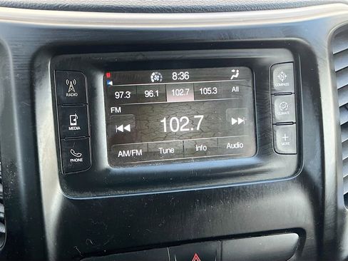 Used 2015 Jeep Cherokee Latitude AWD/4WD image 14