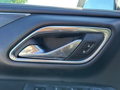 Used 2023 GMC Yukon SLT image 12