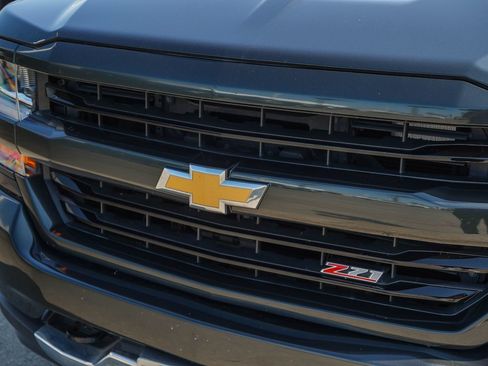 Used 2018 Chevrolet Silverado 1500 LT w/ All Star Edition AWD/4WD image 10