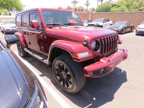 Used 2021 Jeep Wrangler Unlimited Sahara AWD/4WD image 2