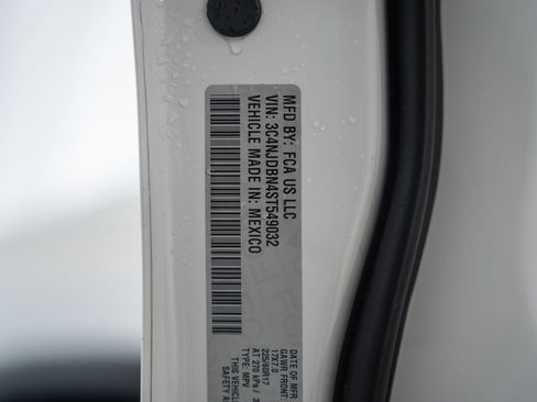 Used 2025 Jeep Compass Latitude w/ Sun & Sound Group image 48