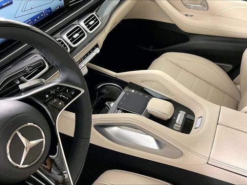 New 2026 Mercedes-Benz GLS 580 4MATIC image 8