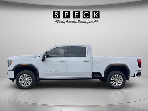 Used 2022 GMC Sierra 3500 Denali image 2