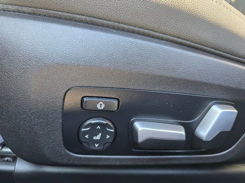 Used 2021 BMW 330i xDrive Sedan w/ Premium Package image 18