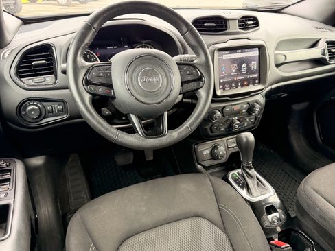 Used 2022 Jeep Renegade Altitude w/ Convenience Group AWD/4WD image 10