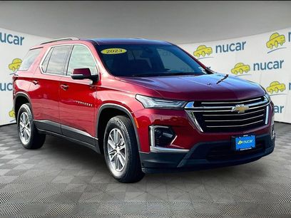 Used 2023 Chevrolet Traverse LT