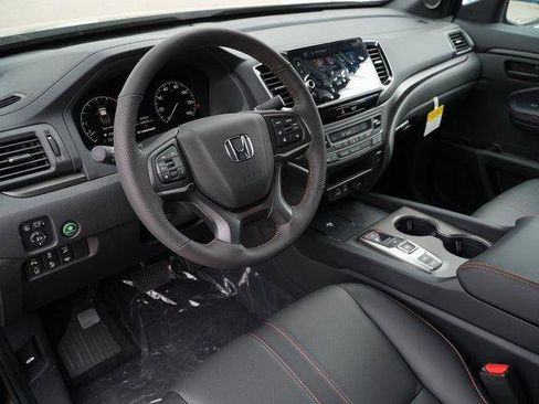 Used 2025 Honda Ridgeline TrailSport image 14