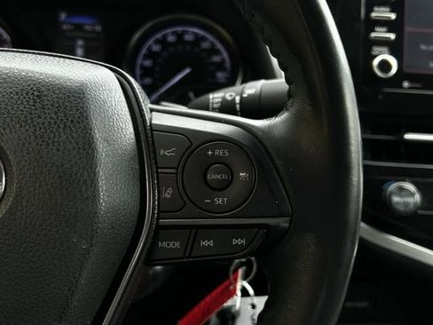 Used 2021 Toyota Camry SE image 15