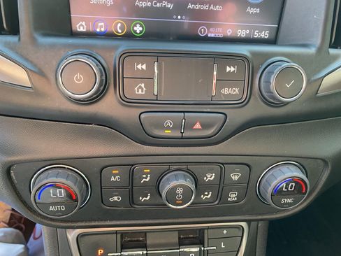 Used 2023 GMC Terrain AT4 AWD/4WD image 39