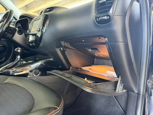 Used 2018 Kia Soul ! FWD image 24