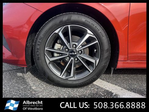 Used 2023 Kia Forte LXS image 28