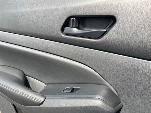 Used 2025 Nissan Altima 2.5 SV image 12