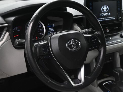 Used 2022 Toyota Corolla Cross LE FWD image 16