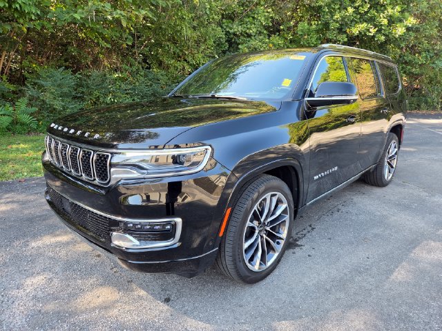 Used 2025 Jeep Wagoneer Series III w/ Premium Group I AWD/4WD image 5