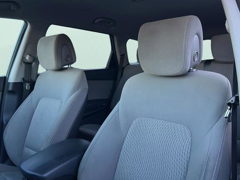 Used 2017 Hyundai Santa Fe SE image 22