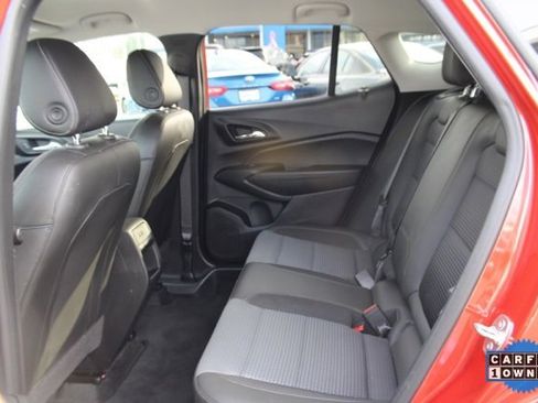 Used 2024 Chevrolet Trax LT w/ LT Convenience Package image 28