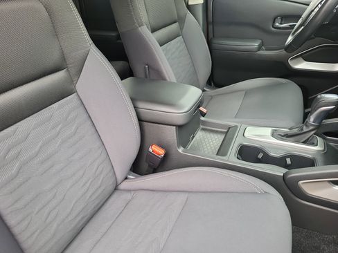 Used 2022 Nissan Frontier SV image 14