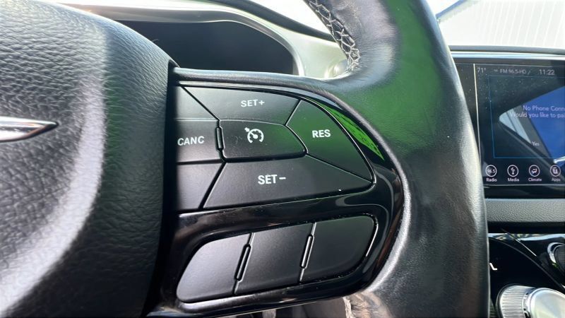 Used 2019 Chrysler Pacifica Touring-L w/ S Appearance Package FWD image 23
