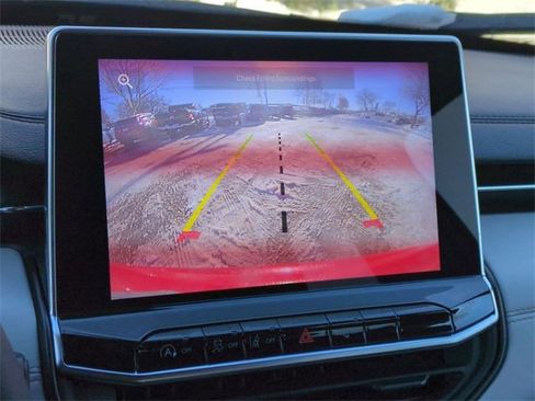 Used 2023 Jeep Compass Limited w/ Sun and Sound Group image 18