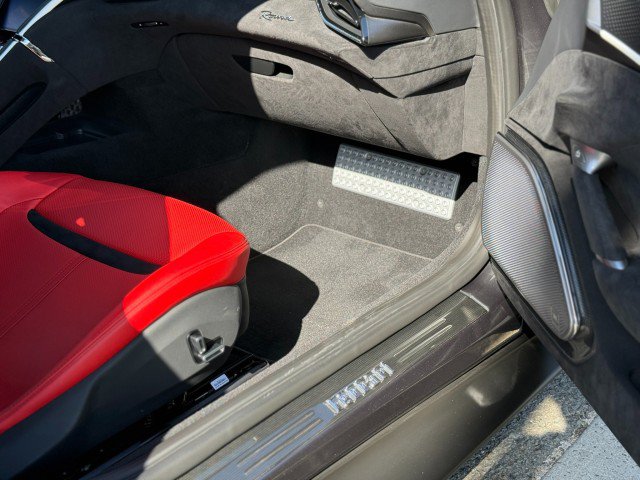 Used 2024 Ferrari Roma RWD image 29