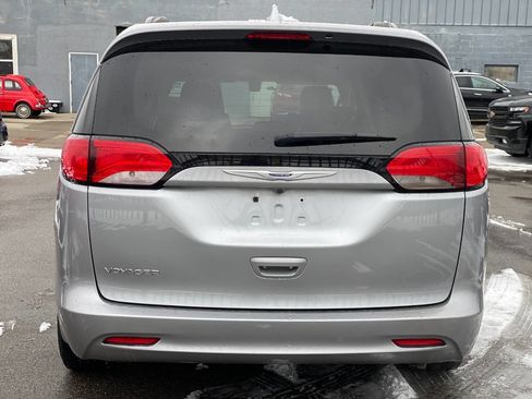 Used 2020 Chrysler Voyager Lxi image 4
