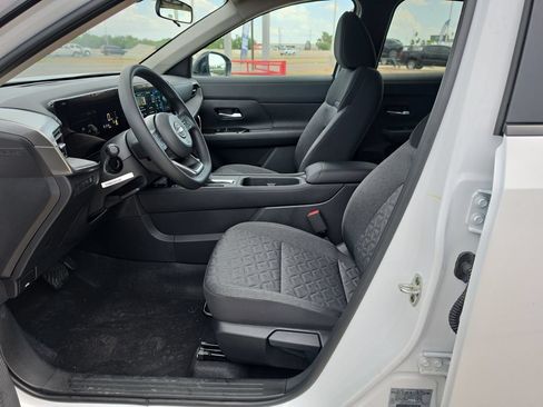 New 2026 Nissan Kicks SV w/ Cold Weather Package FWD image 24