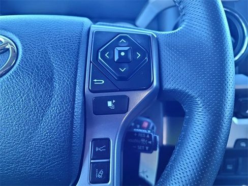 Used 2020 Toyota Tacoma V6 image 23