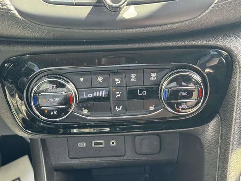 Used 2020 Buick Encore GX Select image 25