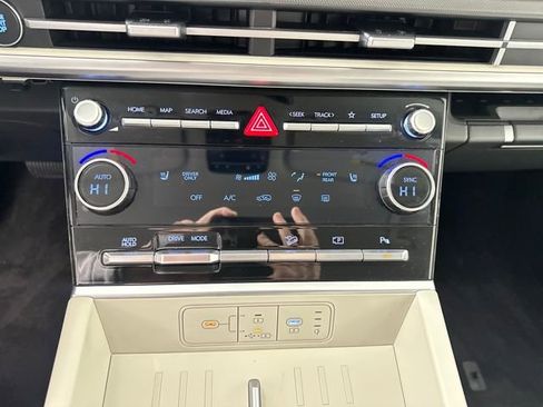 Used 2024 Hyundai Santa Fe SEL image 23