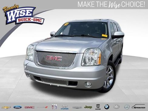 Used 2014 GMC Yukon XL Denali AWD/4WD image 1