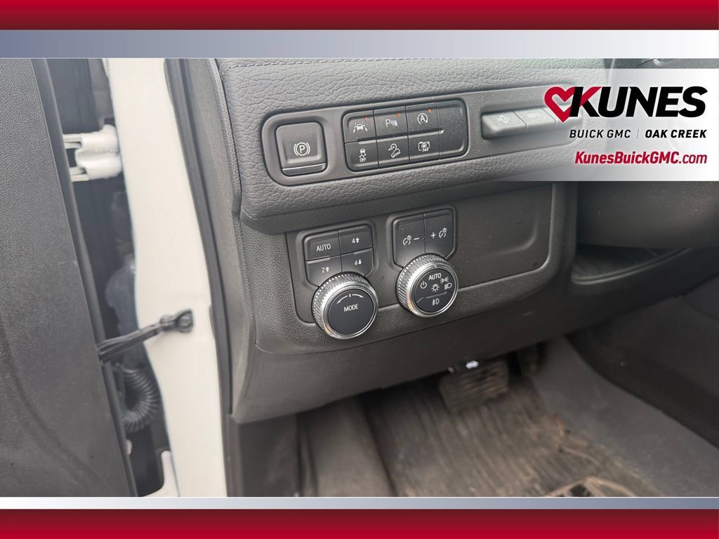 Used 2024 GMC Yukon Denali AWD/4WD image 19