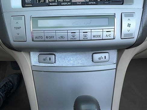 Used 2005 Toyota Solara SLE image 9