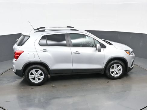 Used 2018 Chevrolet Trax LT w/ Driver Confidence Package FWD image 38