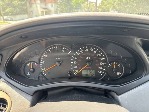 Used 2002 Ford Focus ZX3 Hatchback FWD image 9