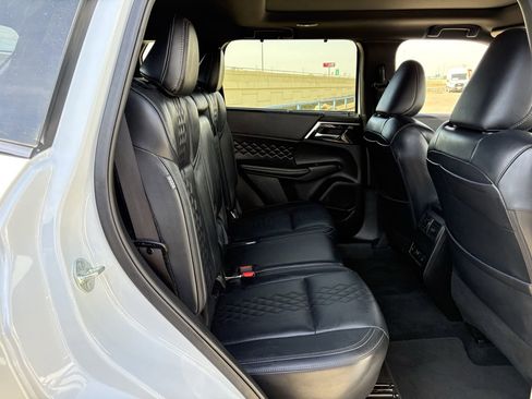 Used 2024 Mitsubishi Outlander SEL image 28