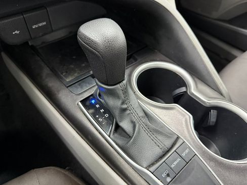 Used 2023 Toyota Camry LE image 18