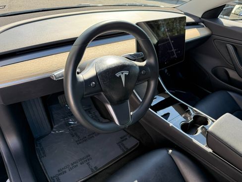 Used 2018 Tesla Model 3 Long Range image 26