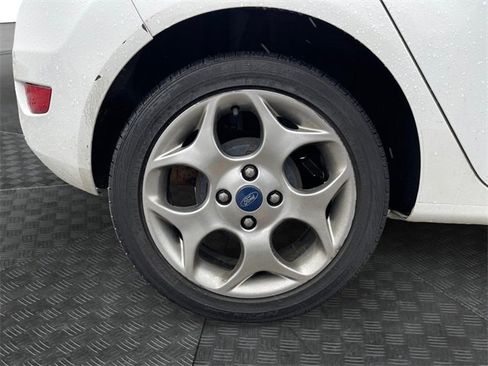Used 2012 Ford Fiesta SES image 9